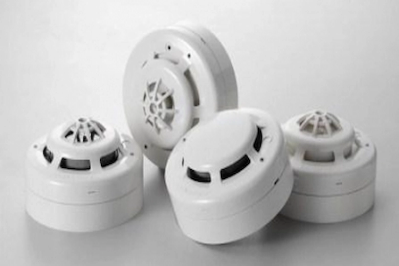 تصویری از تفاوت دتکتور دودی و حرارتی